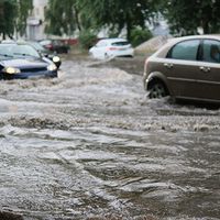 How To Survive A Flash Flood In Your Car